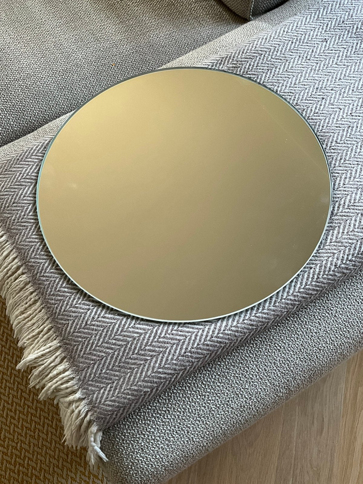 Miroirs ronds, Enlèvement, Comme neuf