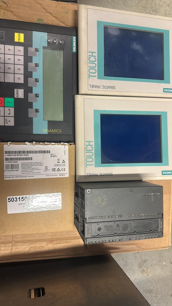 Gezocht! Siemens plc, regelaars en hmi, Enlèvement ou Envoi
