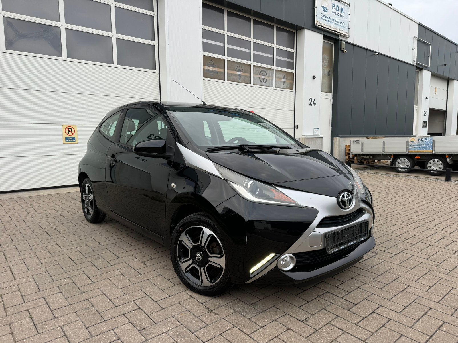 Toyota Aygo X-Clusive 1.0i VVTi K.less/Cruise/Carplay/Camera, Auto's, Voorwielaandrijving, Euro 5, Stof, Zwart