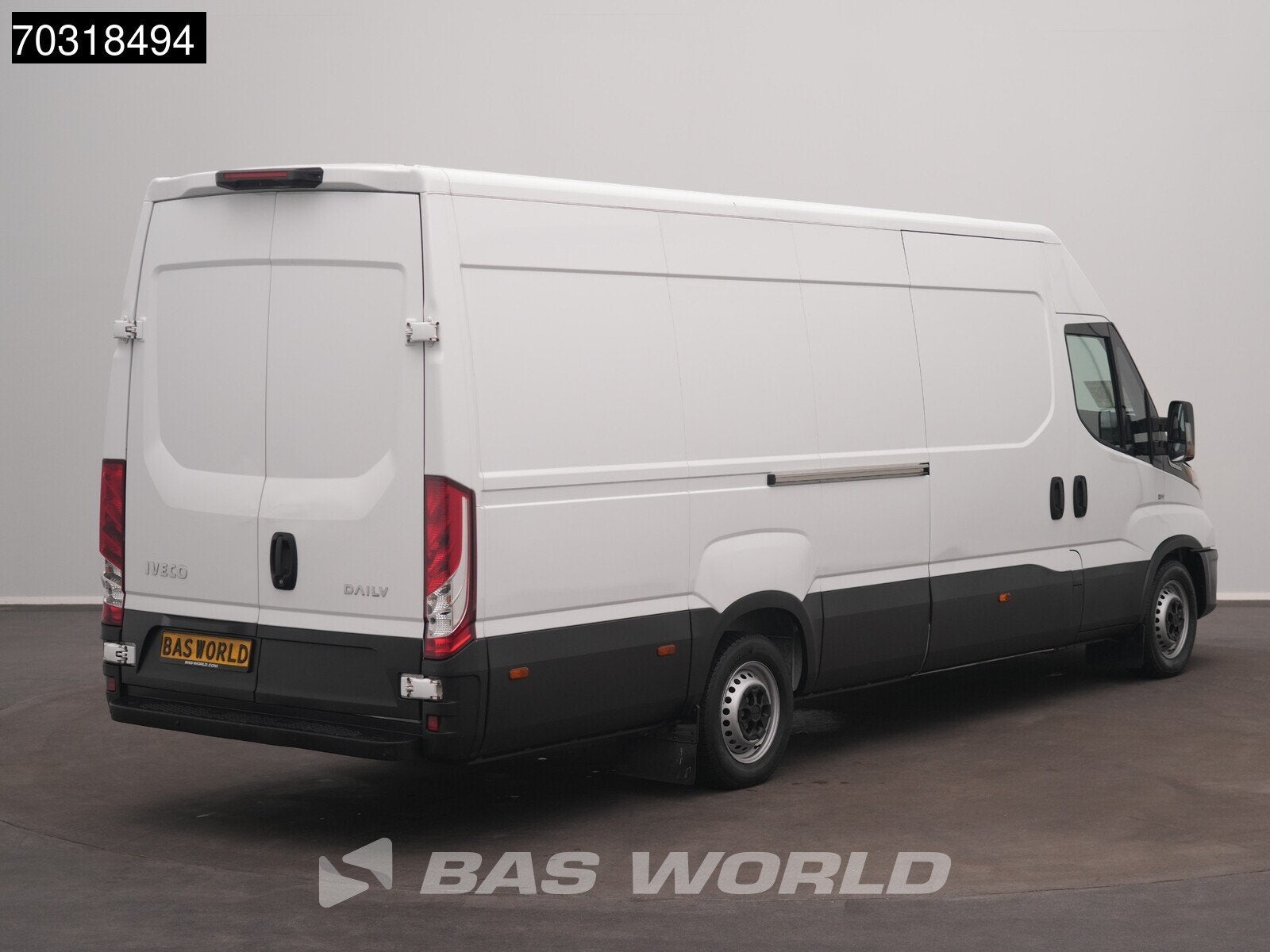 Iveco Daily 35S16 Automaat L3H2 160PK 3,5t Trekgewicht Airco, Auto's, Automaat, Stof, Gebruikt, Euro 6