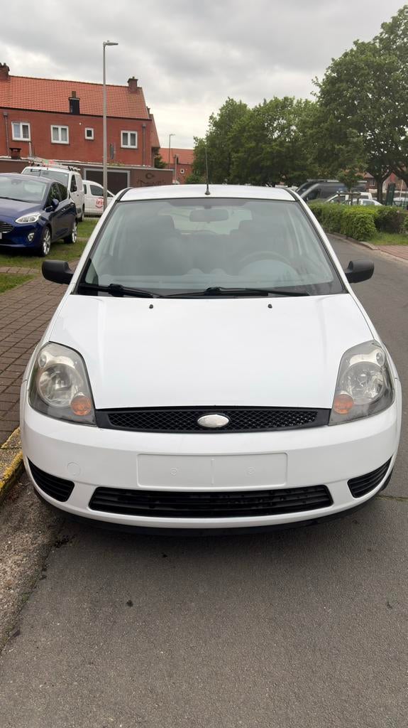 Ford fiesta 1.4 diesel gekeurd voor verkoop met roze kaart, Auto's, Stof, Zwart, 4 cilinders, Wit