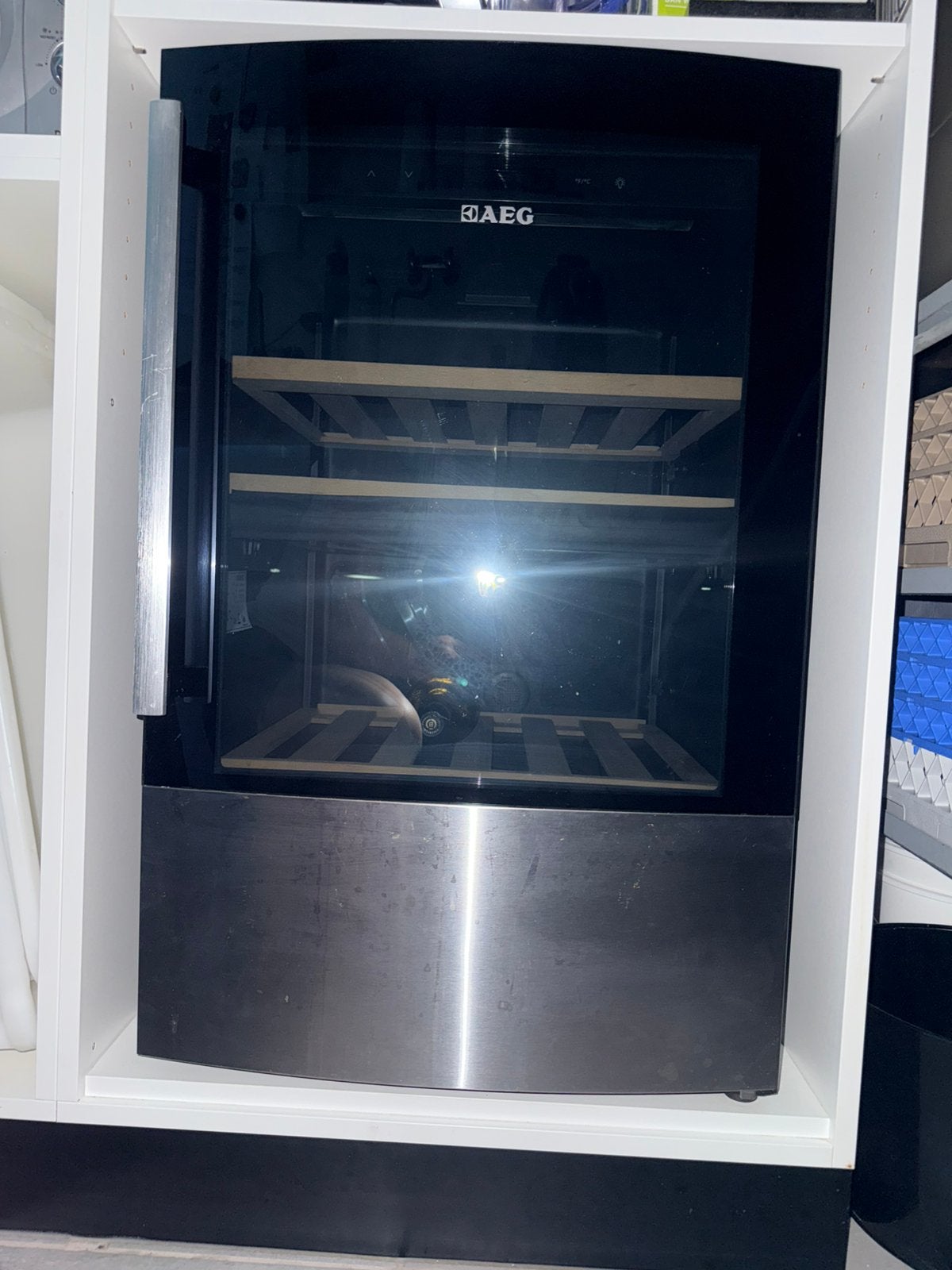 Wijnkoeler AEG, Elektronische apparatuur, 100 tot 150 liter, 45 tot 60 cm, Ophalen, 85 tot 120 cm
