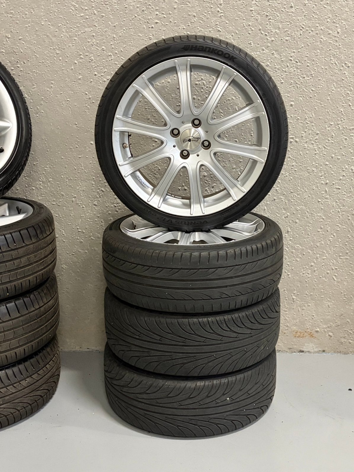 Set lichtmetalen velgen met banden 17 inch 4X100, Pneus et Jantes, Véhicule de tourisme, Pneus été, 205 mm