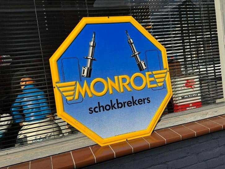 Monroe Schokbrekers Reclamebord, Verzamelen