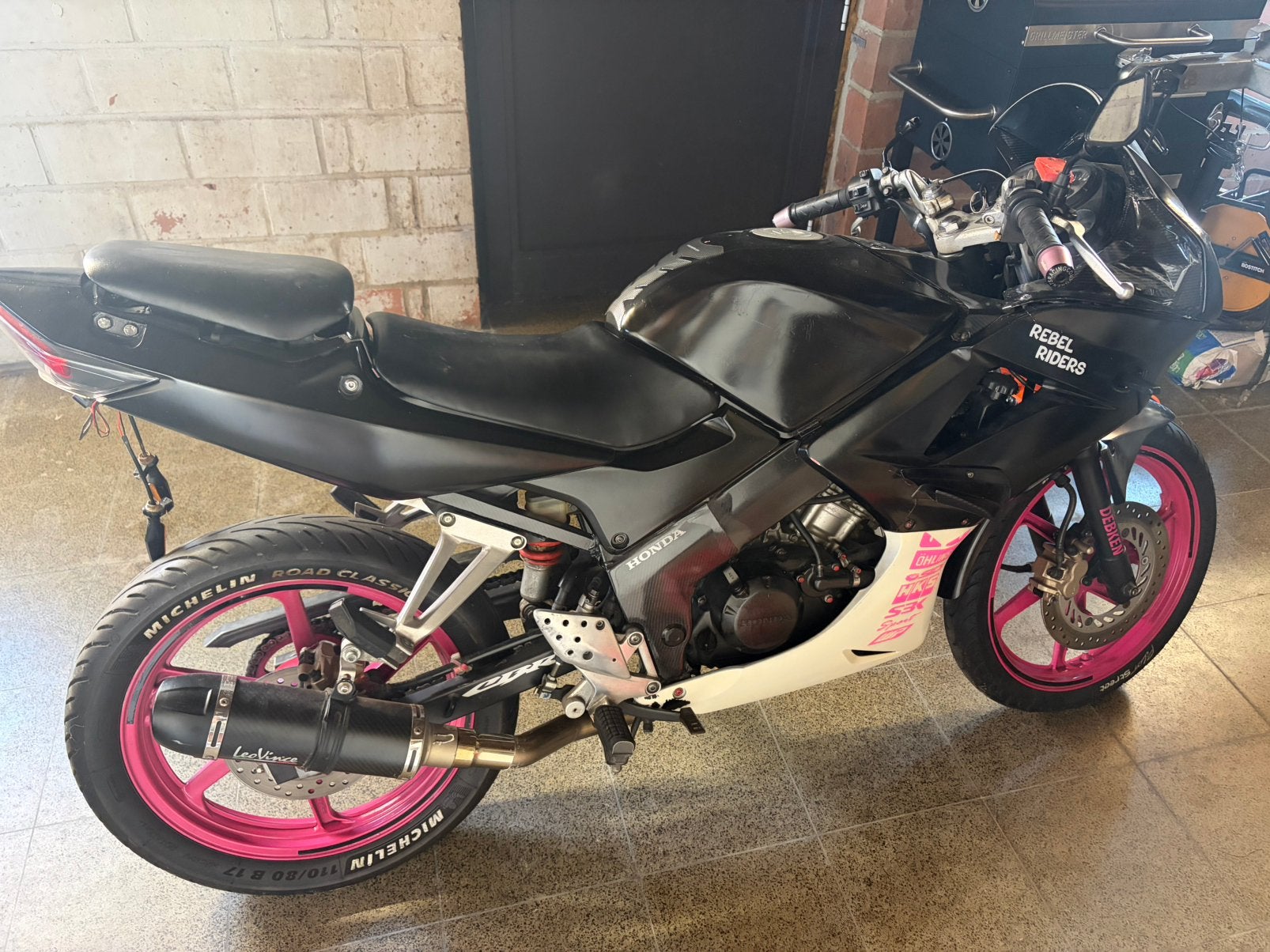 Honda cbr 125r, Motoren, Motoren | Honda, Particulier, Sport, 11 kW of minder, 1 cilinder, LED Verlichting, Sportuitlaat, Handgeschakeld
