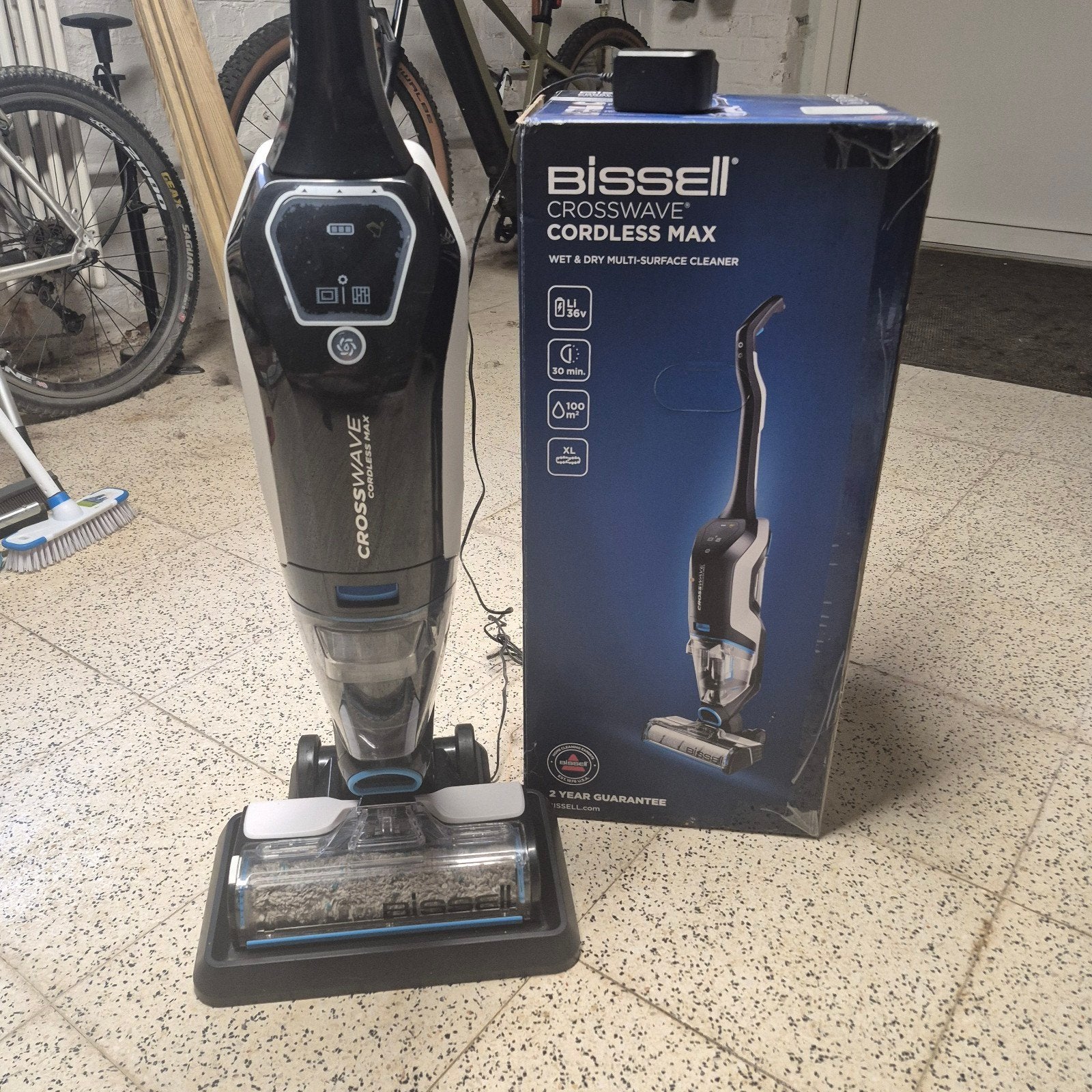 Vadrouille et aspirateur Bissell Cordless Max, Réservoir, Autres marques, Comme neuf, Enlèvement