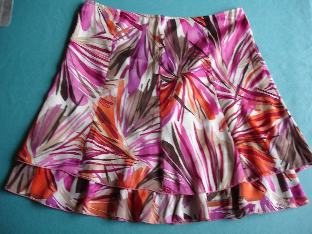Satijnen rok Mt 38 nooit gedragen, Kleding | Dames, Rokken, Ophalen of Verzenden, Maat 38/40 (M)