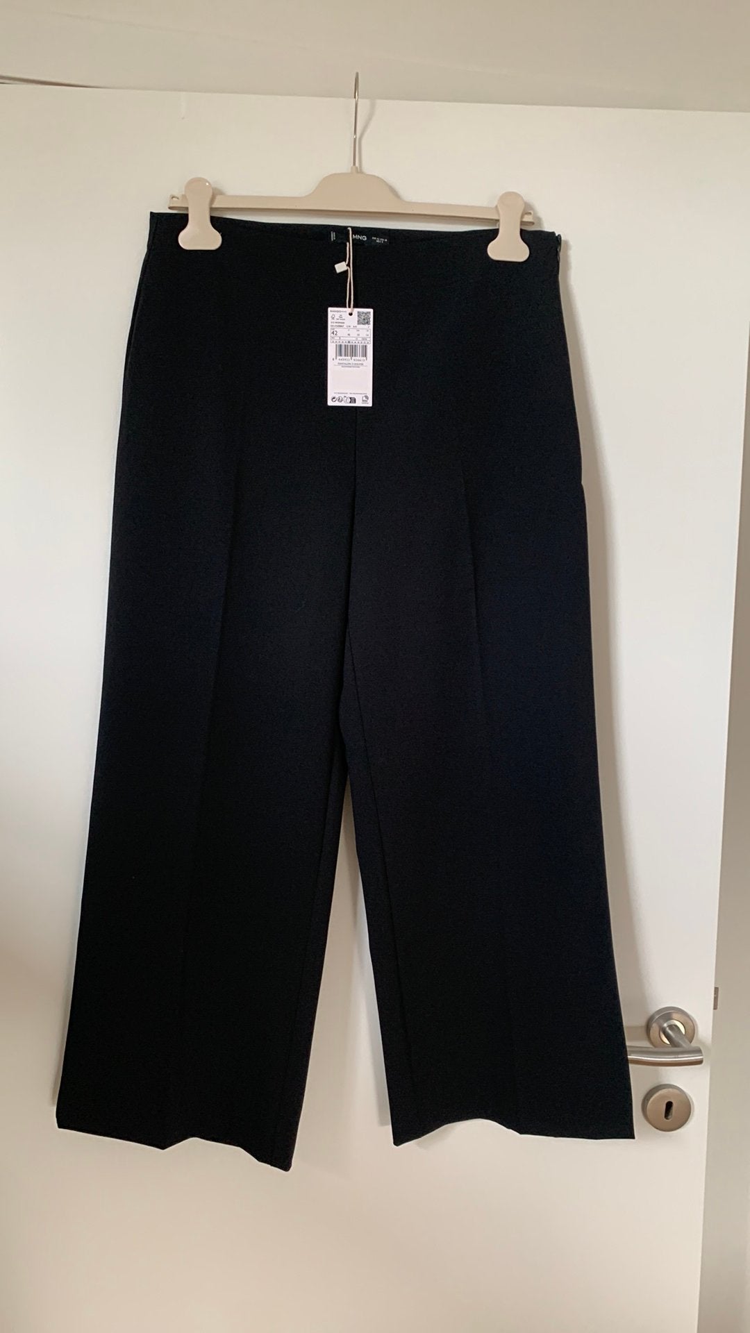 Broek Mango, maat 42, zwart, nieuw!, Zwart, Maat 42/44 (L), Nieuw, Ophalen of Verzenden