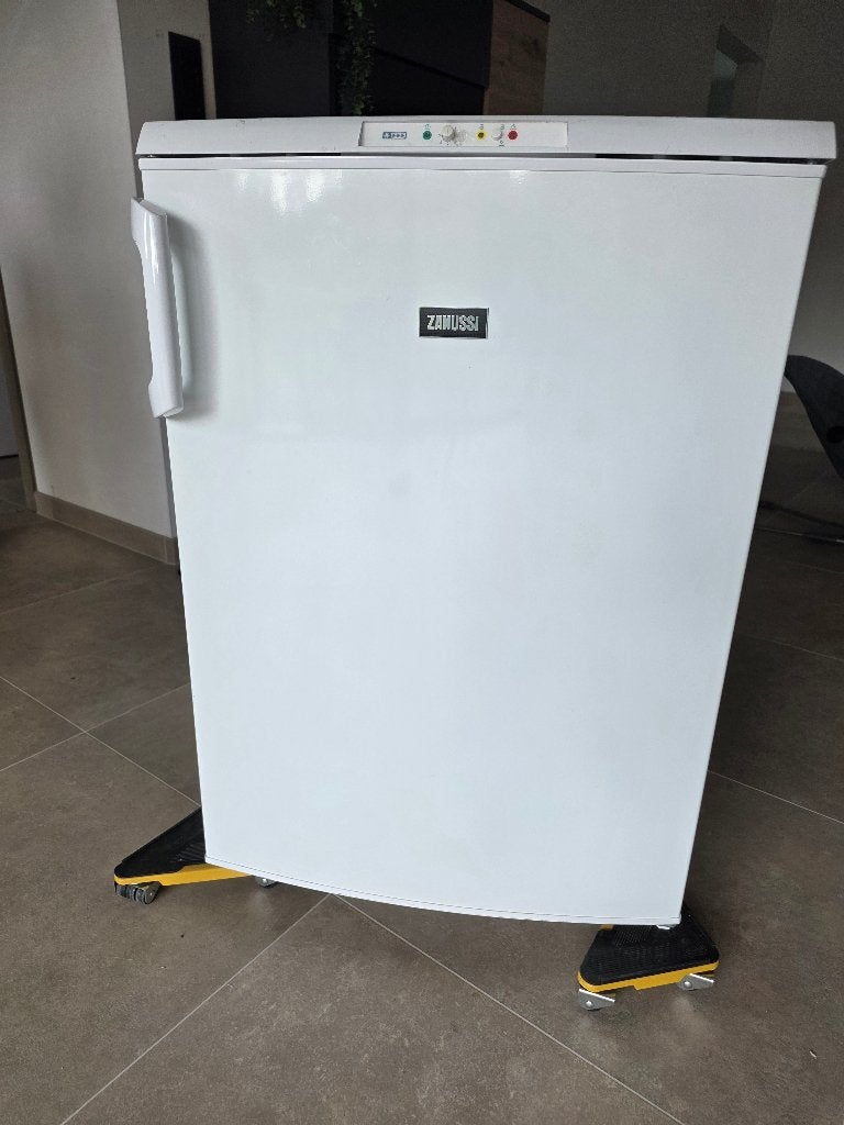 Mini diepvries zanussi, Elektronische apparatuur, Vriezers en Diepvrieskisten, Minder dan 85 cm, Minder dan 60 cm, Zo goed als nieuw