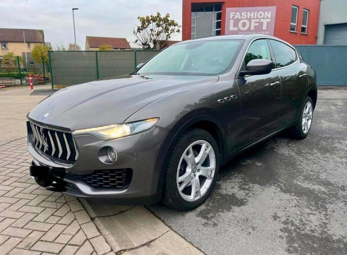 Maserati levente 2016 full option 245.000km 18.000 euro, Auto's, Automaat, Leder, Particulier, SUV of Terreinwagen