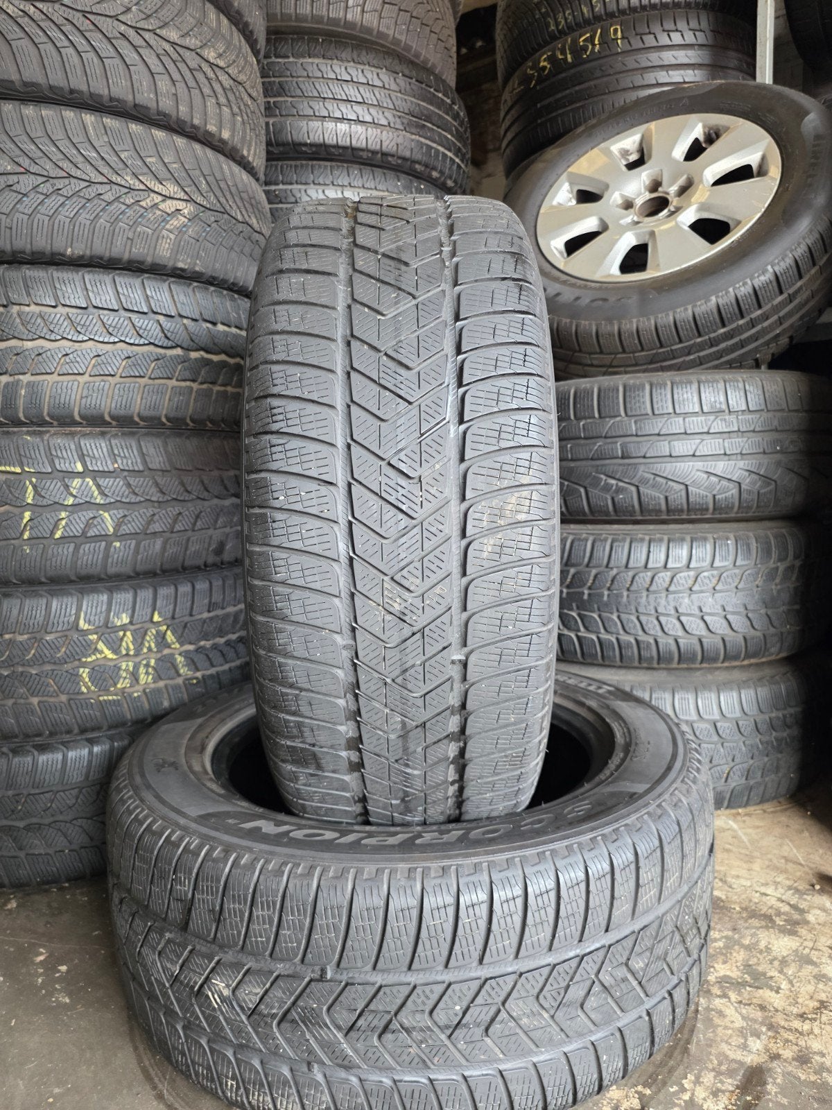 255 55 18 pirelli avec montage et équilibrage, Enlèvement