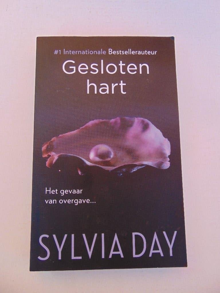Boek: Gesloten hart- Het gevaar van overgave... - Sylvia Day, Boeken, Ophalen of Verzenden, Gelezen, Sylvia Day