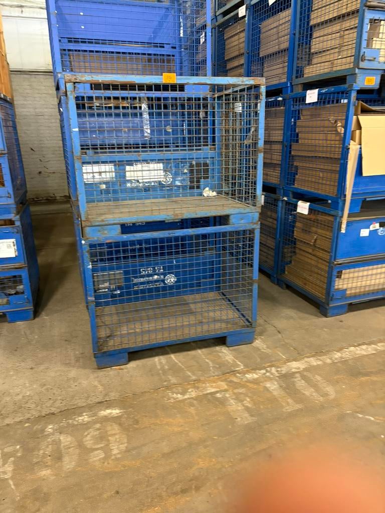 Draadmanden te koop, Ophalen