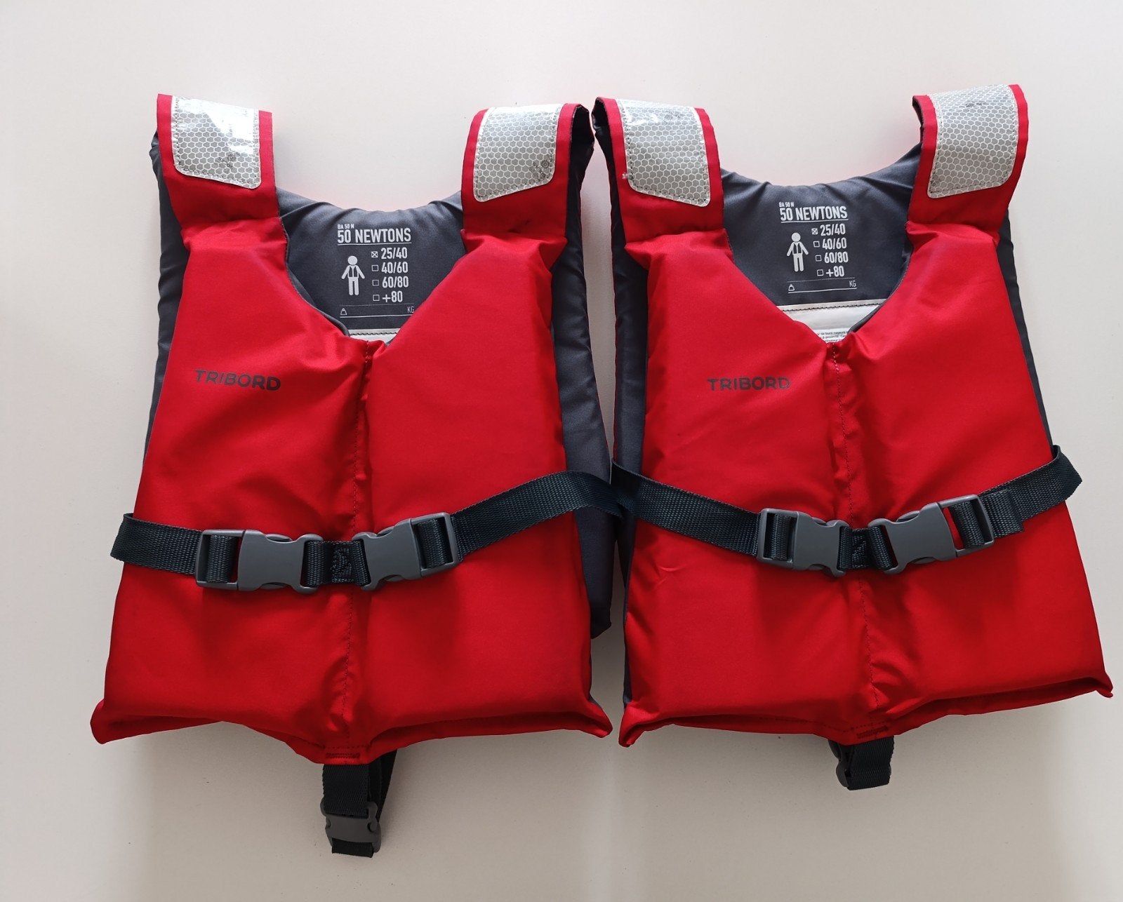 Tribord Zwemvest 50N 2 stuks  Maat 25-40 kg, Ophalen of Verzenden, Zo goed als nieuw