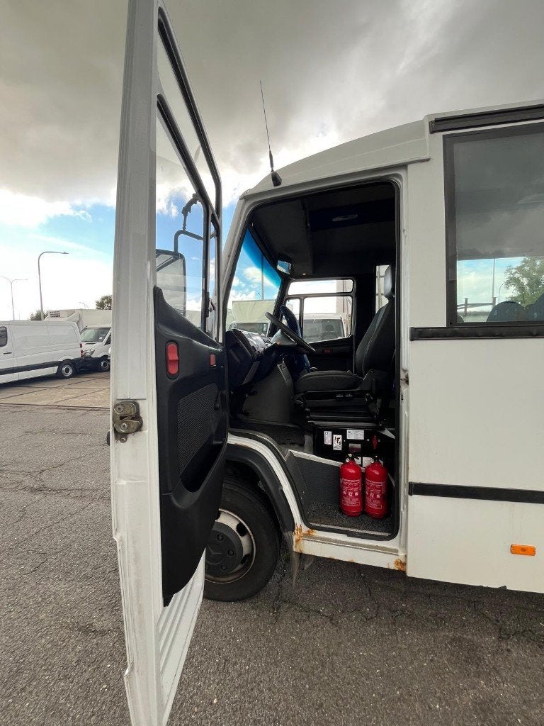 Mercedes Vario 0813 (Stock ID 44620) — 12