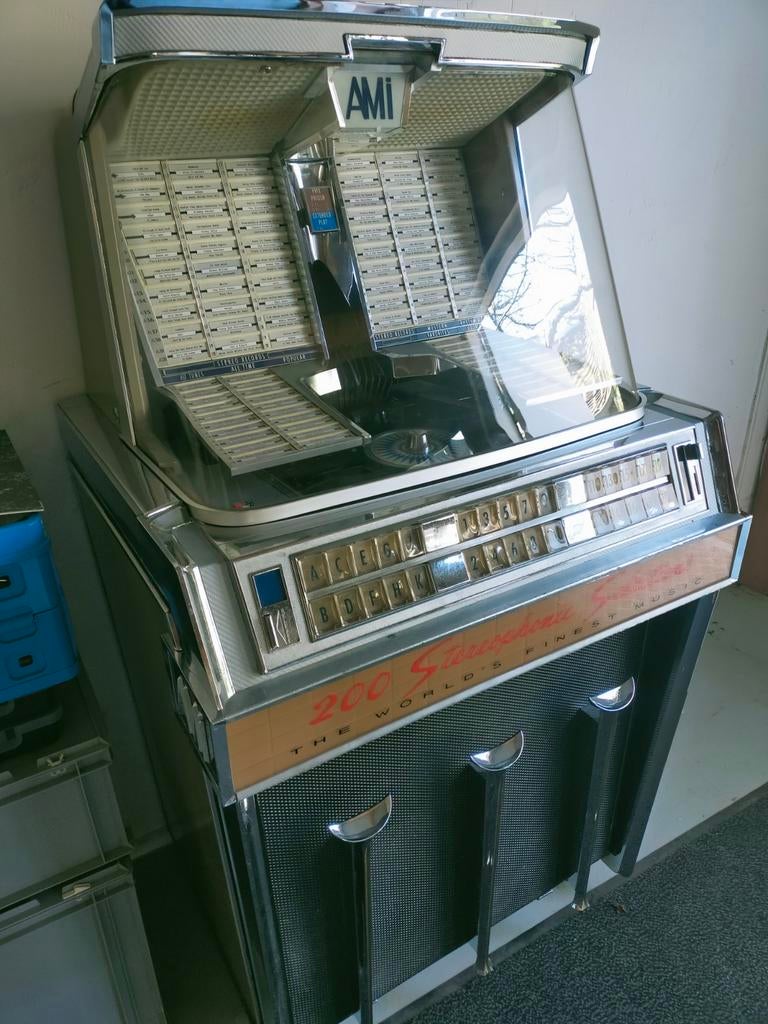 Ami K 200 select , Zeer nette Jukebox zie advertentie tekst, Ophalen, Ami