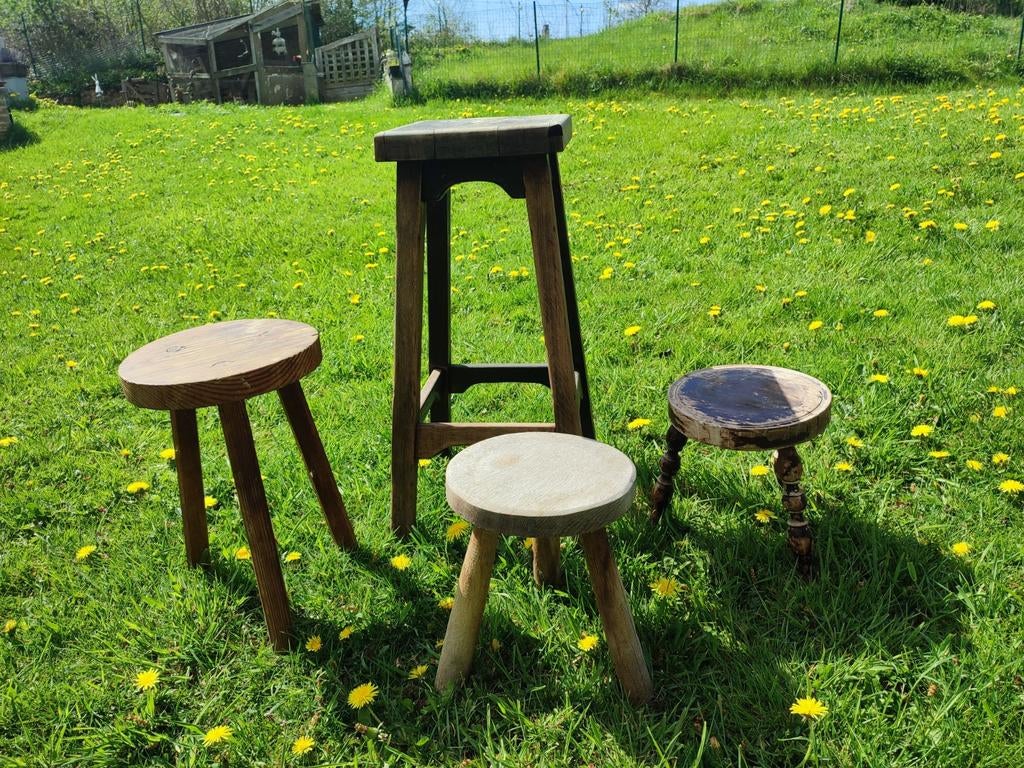 Anciens tabourets lot de 4, Enlèvement
