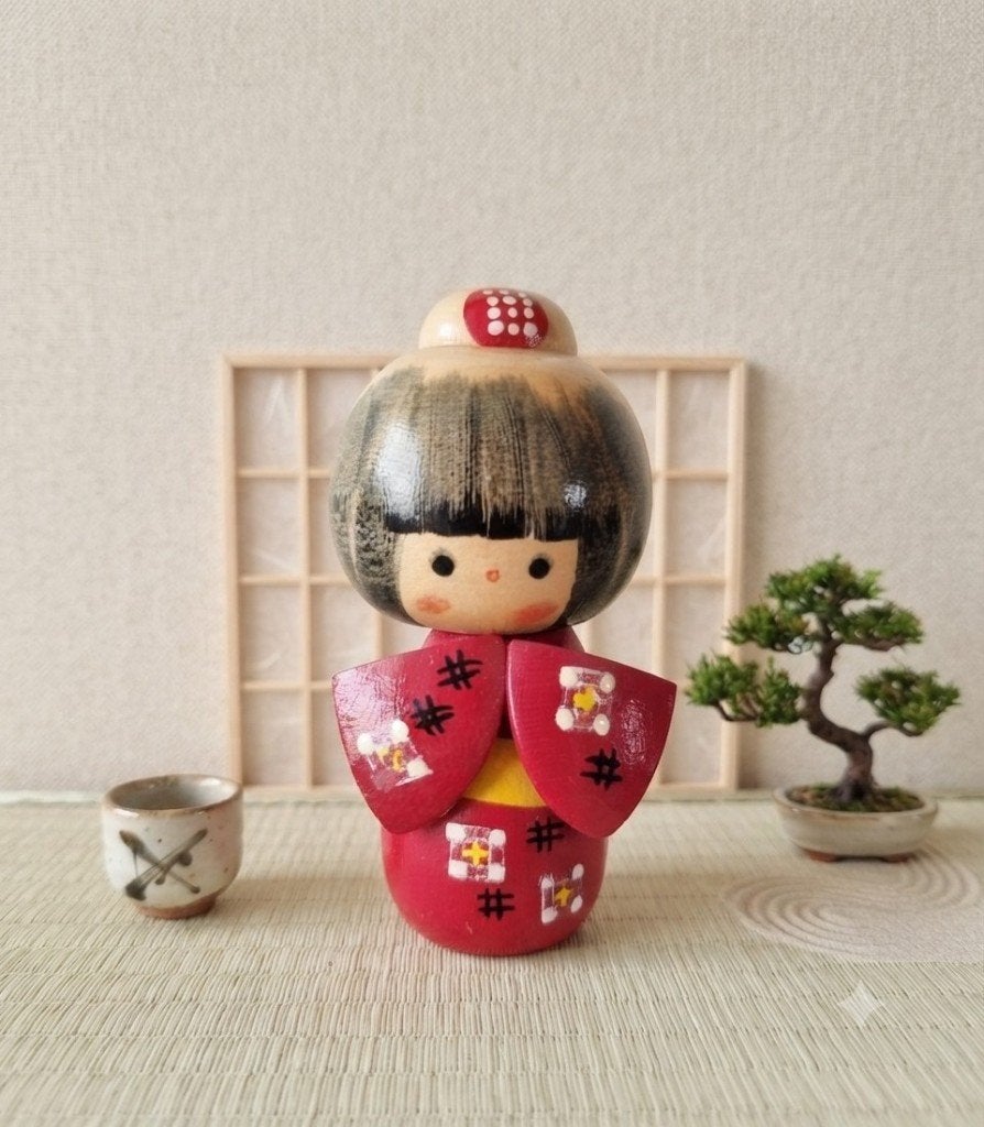Kokeshi Benikasuri de (probablement) Sakutaro Otani, Fait main, Japon, Bois, Multicolore