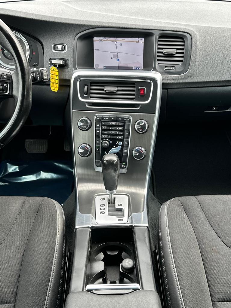 Volvo V60 D3 2L Diesel Automaat 163Pk, Auto's, Automaat, Euro 5, Zwart, Zwart