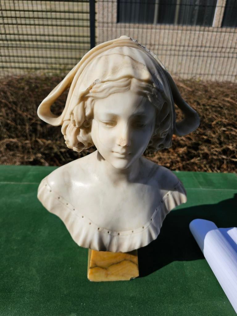 Antieke Art Deco handgesneden Italiaanse buste of sculptuur, Enlèvement