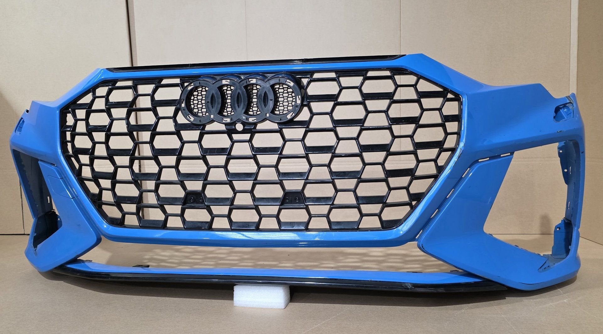 Voorbumper Audi Q3 F3 83A RSQ3 Origineel Bumper 83A807437K, -, Origine de la pièce connue, Audi, Utilisé