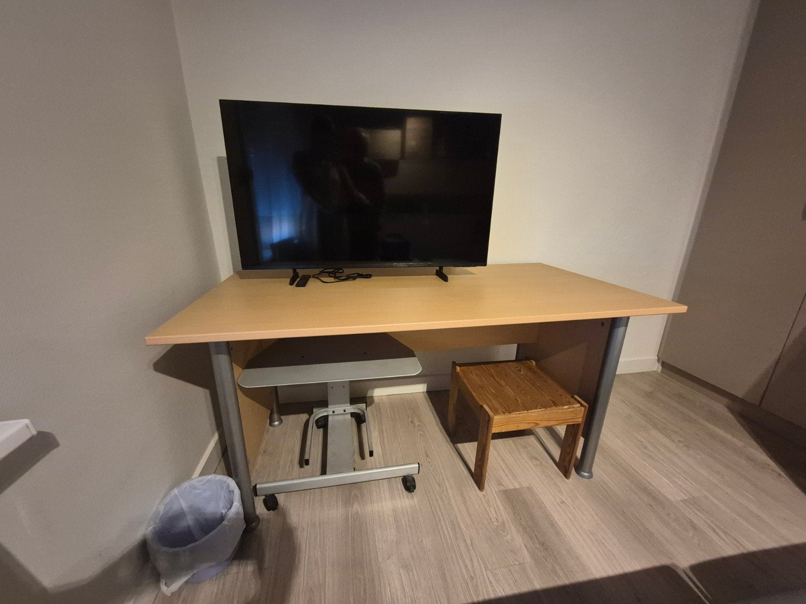 Table (de bureau) gratuite, Maison & Meubles, Bureaux, Enlèvement