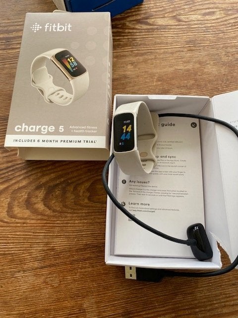 Fitbit Charge 5, Ophalen of Verzenden, Gebruikt, Overige merken