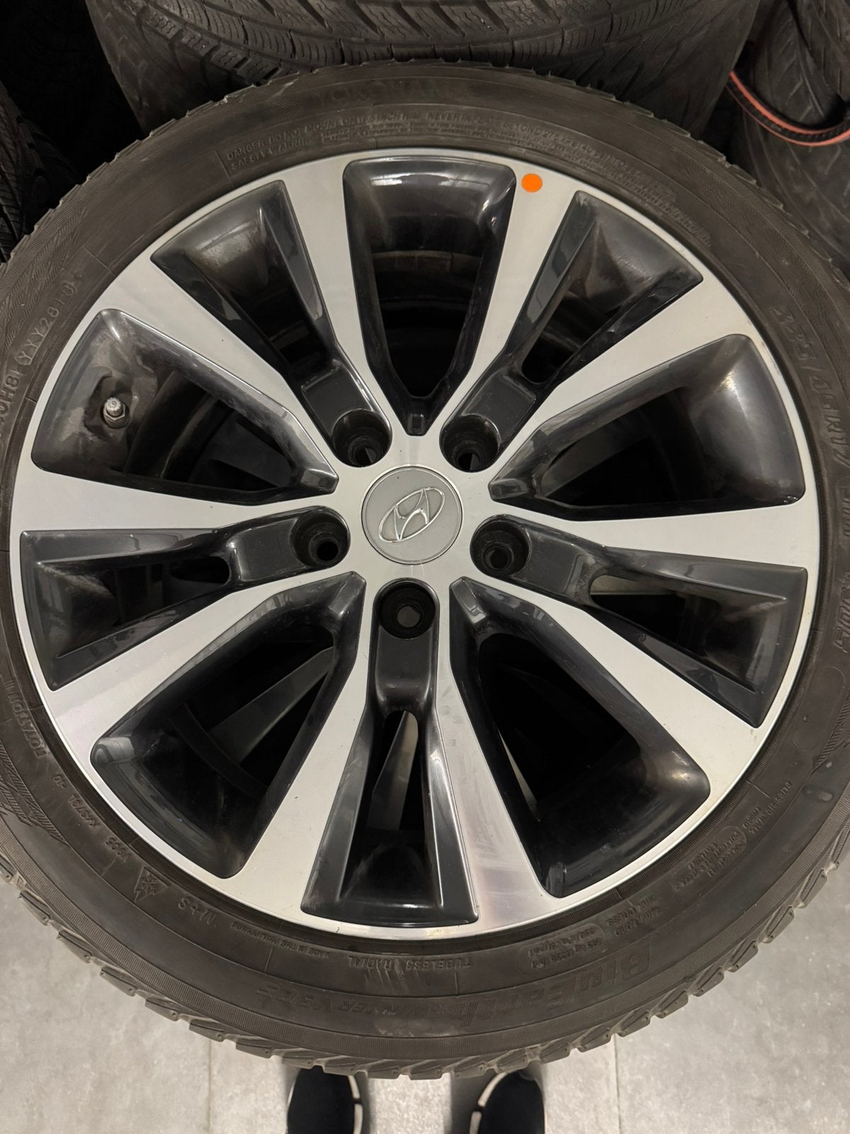 4 jantes Hyundai origine 17 + 4 hiver Yokohama 225/45 R17, Enlèvement, Pneus hiver, Pneu(s)