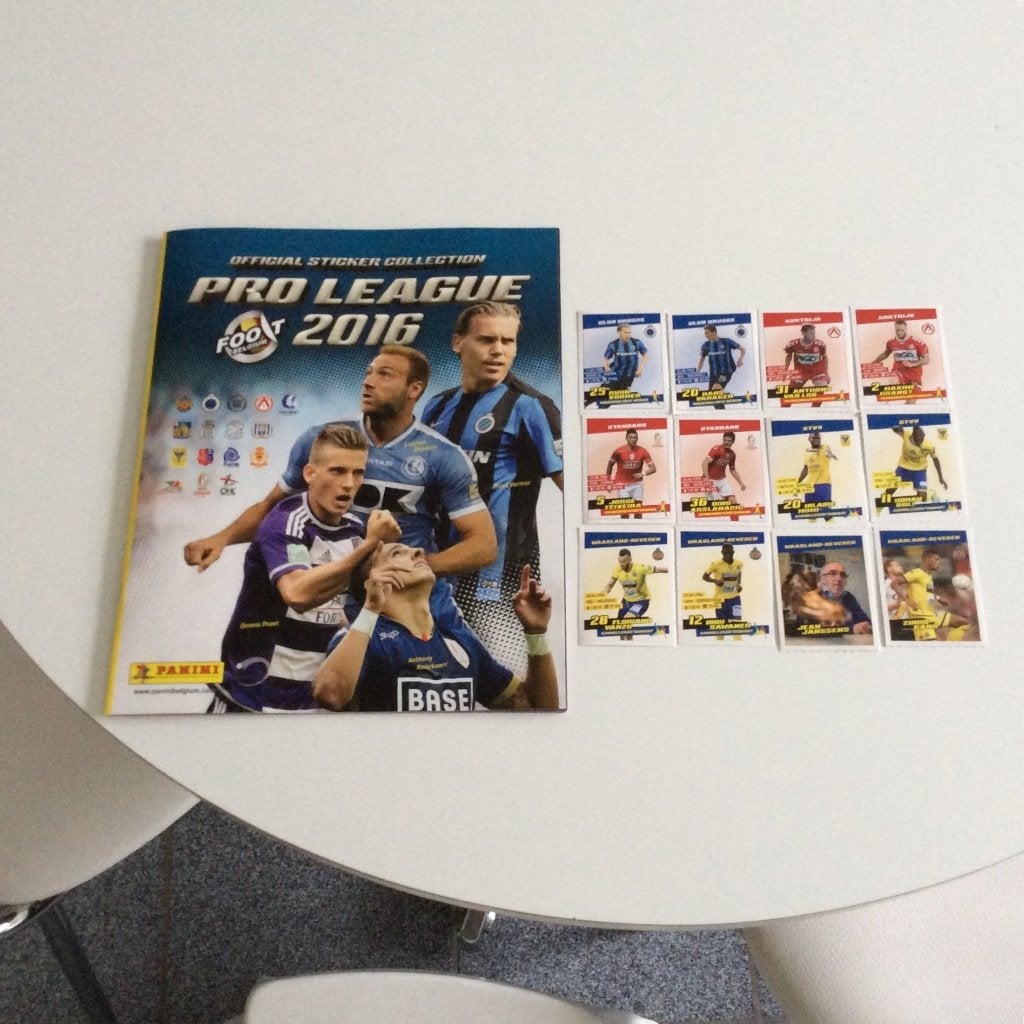12 panini stickers pro league 2018 + leeg boek, Verzamelen, Ophalen, Nieuw, Sport