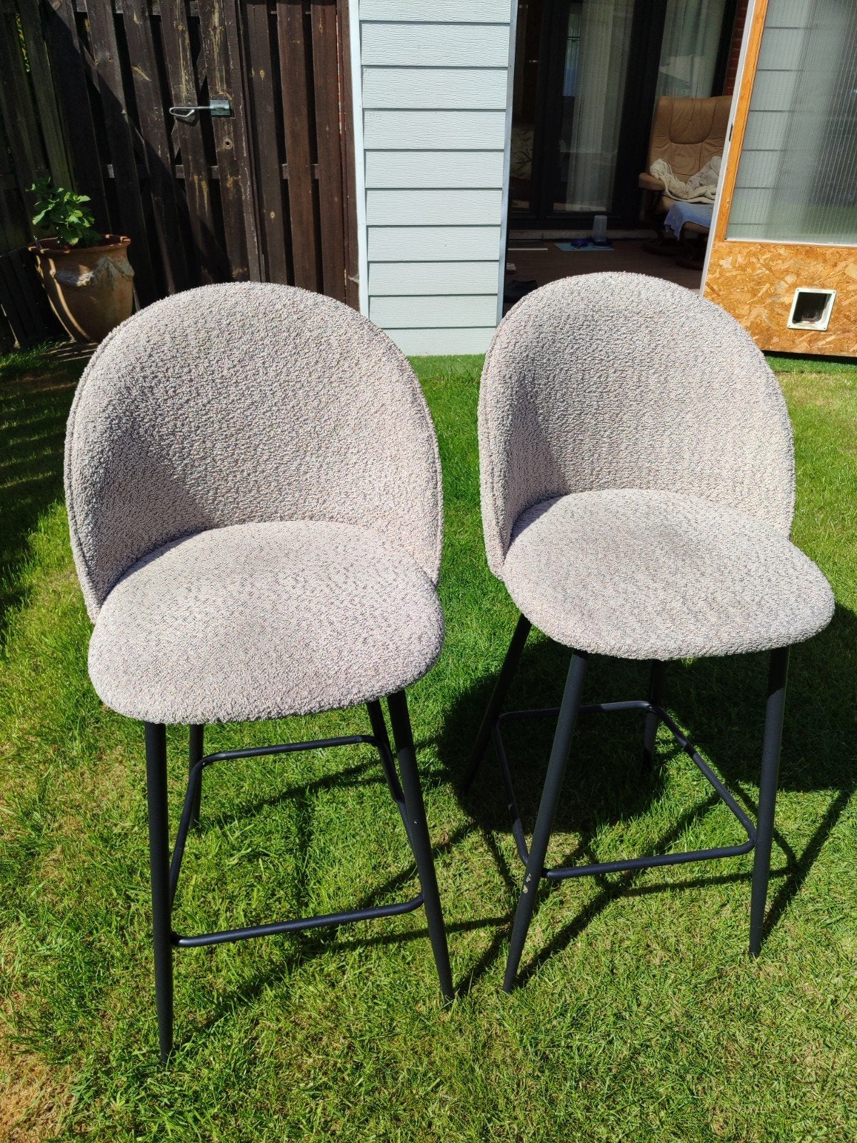 Barstoelen twee stuks, Ophalen, Kunststof, Met voetsteun, Zo goed als nieuw
