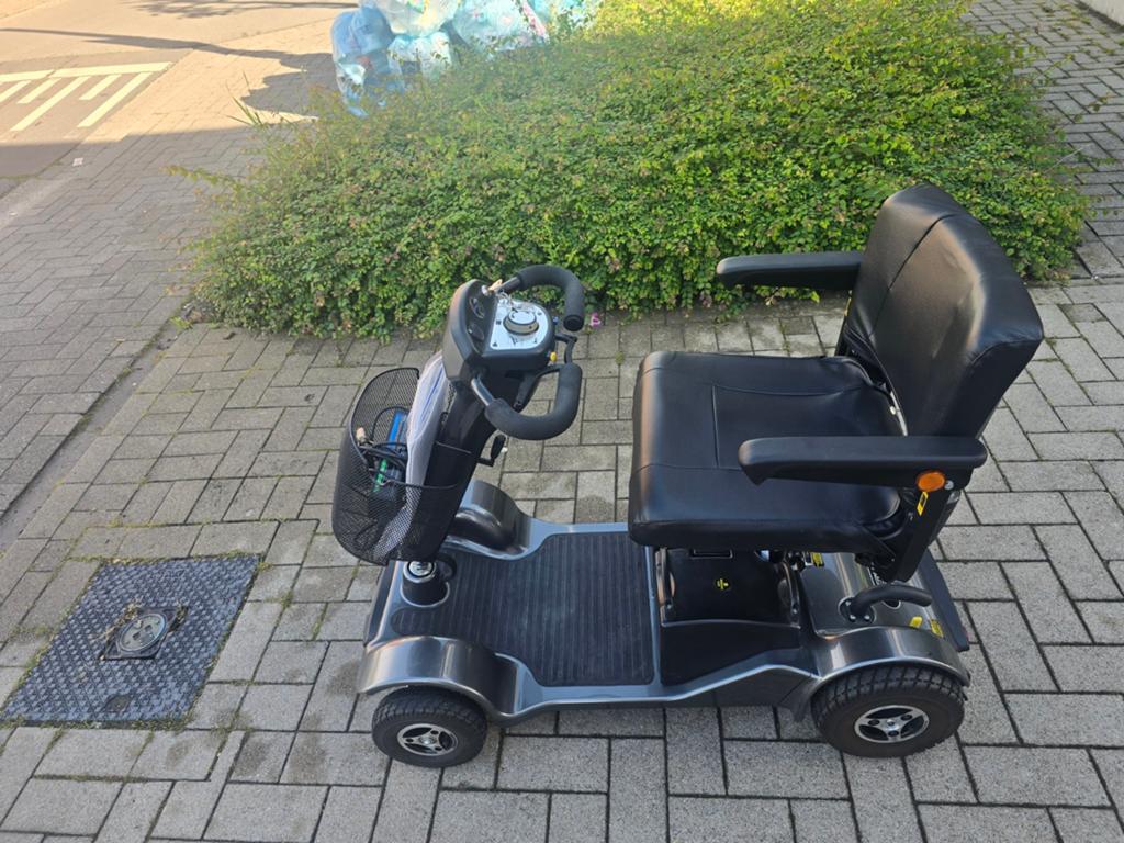 Scootmobiel sterling sapphire 2 ....gemaalijk in auto!, Ophalen, Sterling