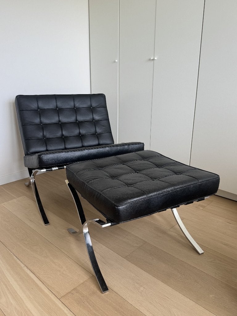 Barcelona Chair + ottoman - zwart leer - uitstekende staat, Maison & Meubles, Fauteuils, 75 à 100 cm, Comme neuf, Enlèvement, 50 à 75 cm