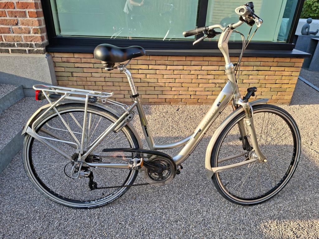 Damesfiets Batavus easy entry, Fietsen en Brommers, Fietsen | Dames | Damesfietsen, Gebruikt, Batavus, (Extra) lage instap, Versnellingen