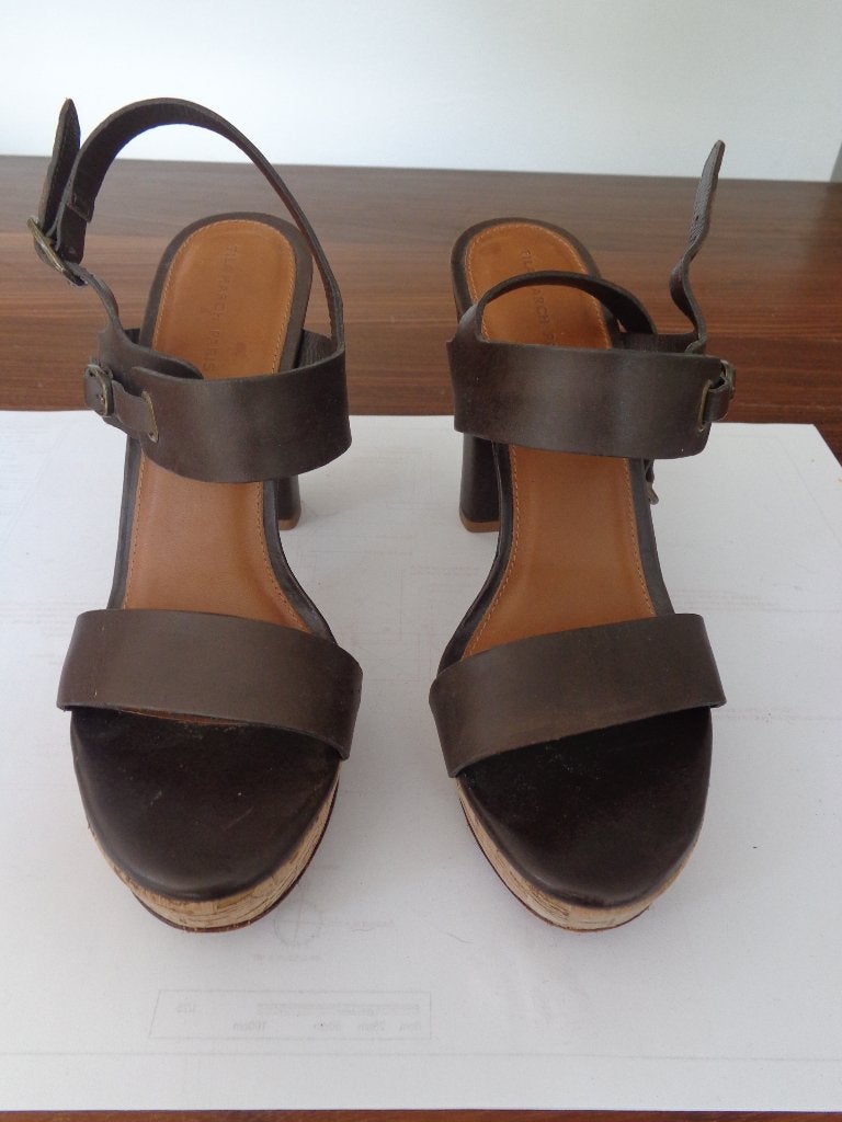 Tila March - Sandalen met sleehak - P 37 - Goede conditie, Bruin, Zo goed als nieuw, Sandalen of Muiltjes, Ophalen of Verzenden