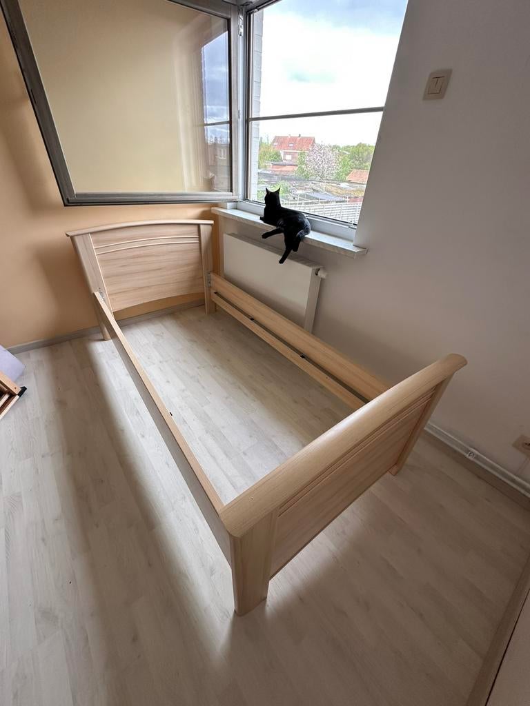 Lit simple (cadre), Maison & Meubles, Chambre à coucher | Lits, 90 cm, Une personne, Enlèvement, Utilisé