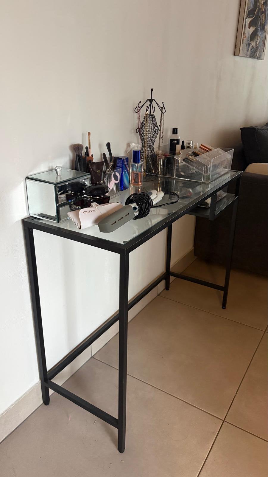 Make up / laptop tafel, Huis en Inrichting, Ophalen, Zo goed als nieuw, IKEA