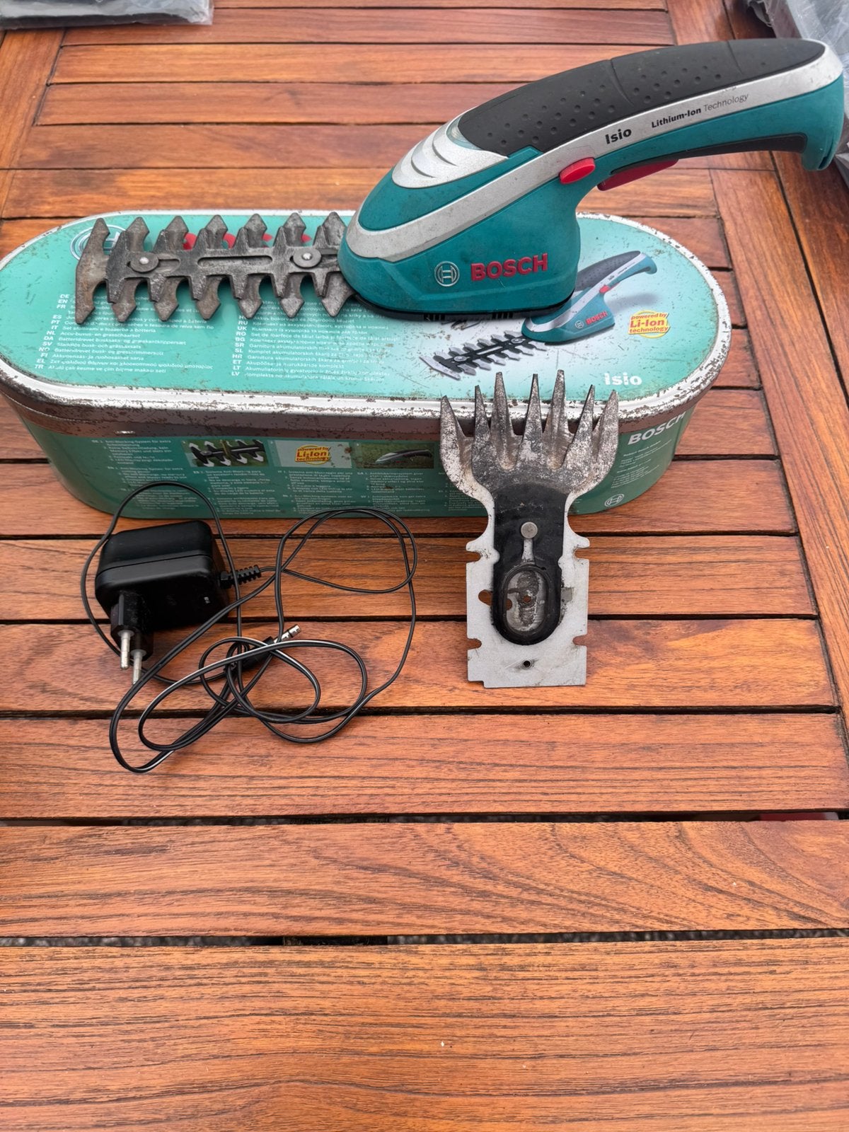 Bosch Isio accu gras- en buxusschaar met Lithium-Ion accu., Jardin & Terrasse, Sécateurs, Enlèvement ou Envoi, Utilisé