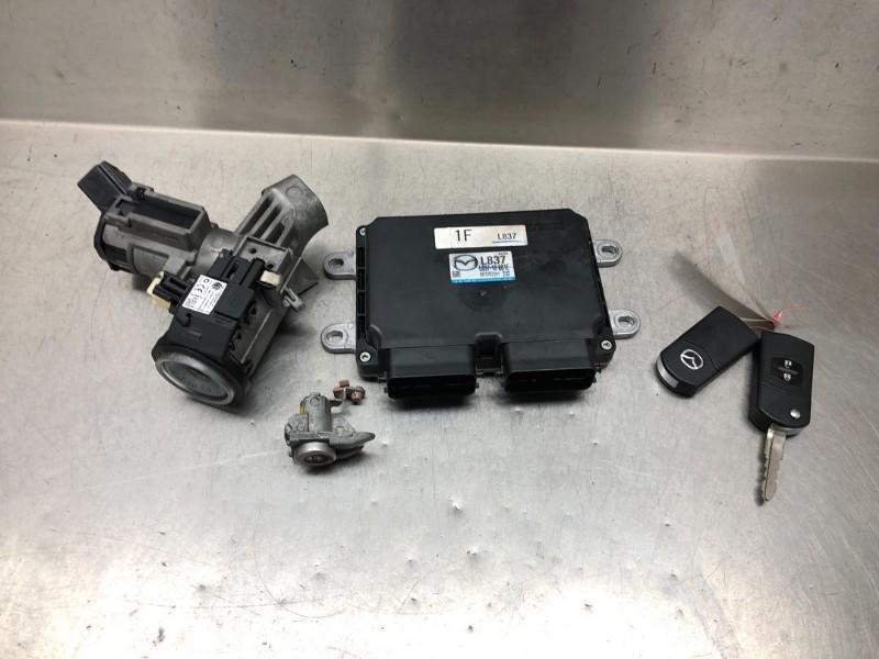 ORDINATEUR GESTION COMMUTATEUR ALLUMAGE (|L83718881E|GS1D669, Utilisé, Mazda