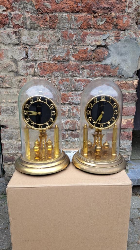 Paire d'horloge 400 jours/Kern, Enlèvement