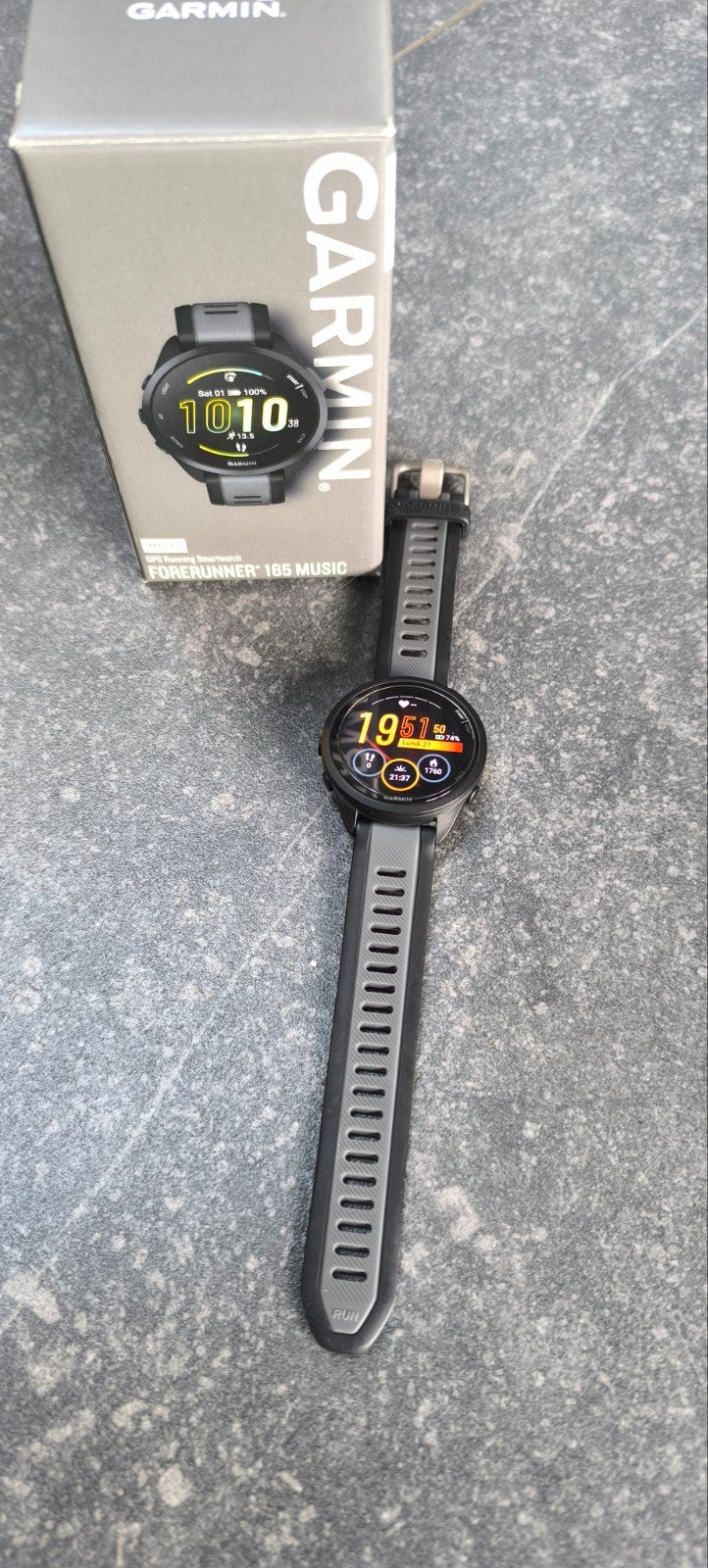 Garmin Forerunner 165 muziek, Handtassen en Accessoires, Zwart, Garmin, Zo goed als nieuw, Waterdicht