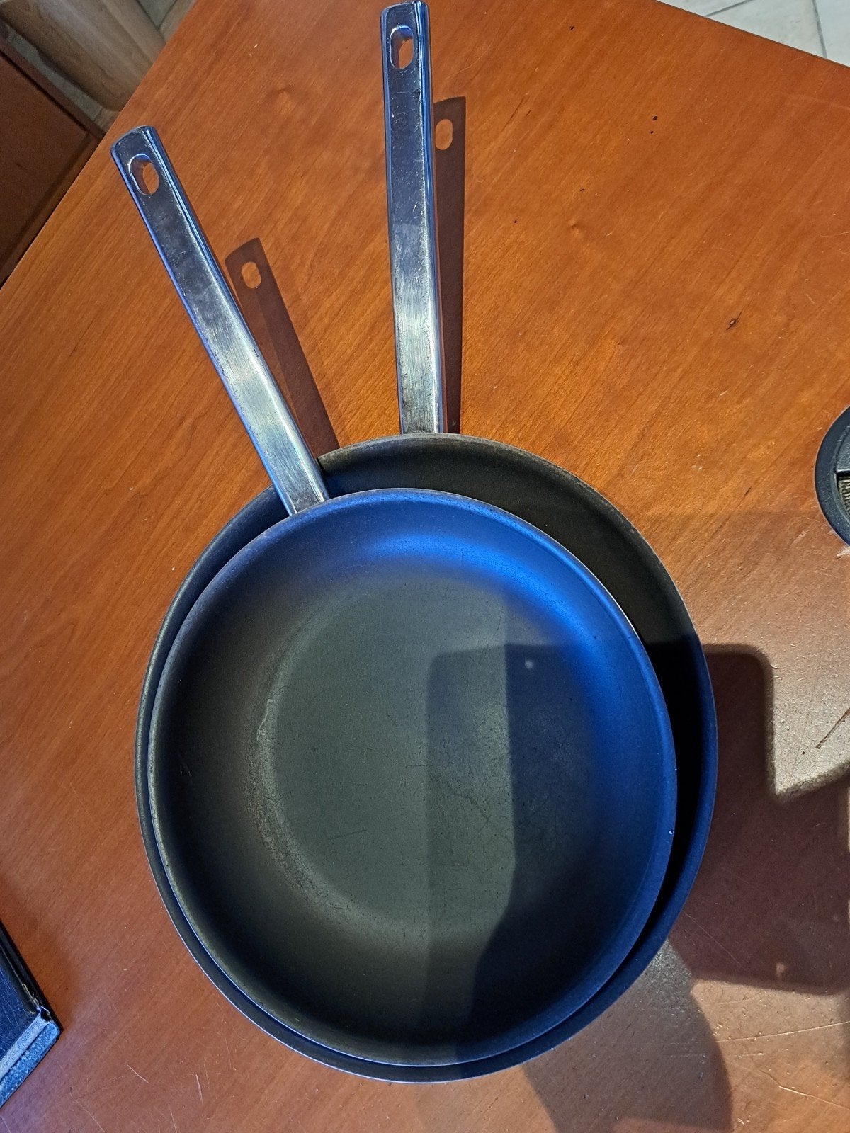 "Demeyere" 2 braadpannen, 25cm en 29cm. Met anti-aanbaklaag., Ophalen