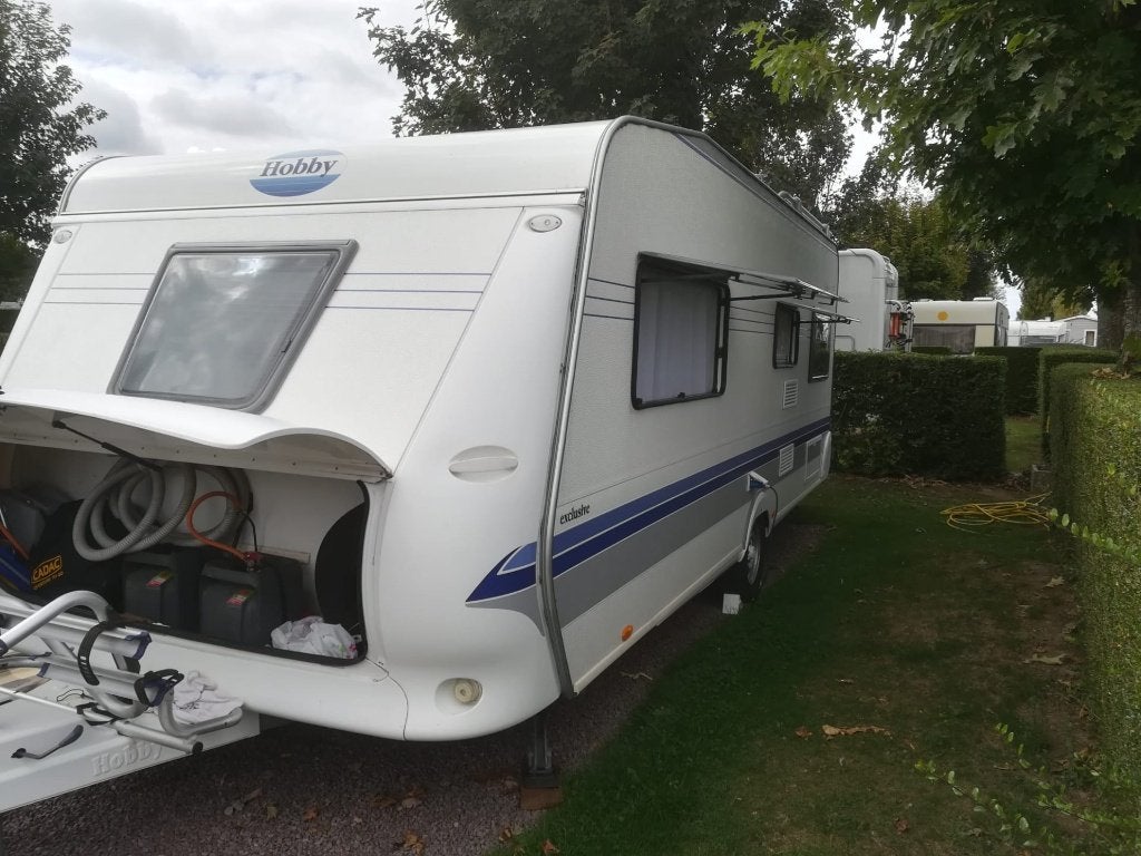 Caravan hobby Exclusive 560 UFF, Caravans en Kamperen, Schokbreker, Rondzit, Hobby, 7 tot 8 meter