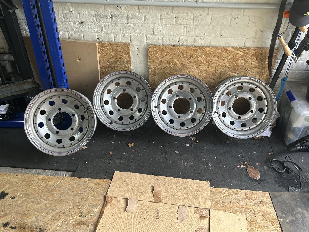 Land Rover Defender - Serie stalen wielen, Auto-onderdelen, Banden en Velgen, Ophalen, Gebruikt, Velg(en), 16 inch