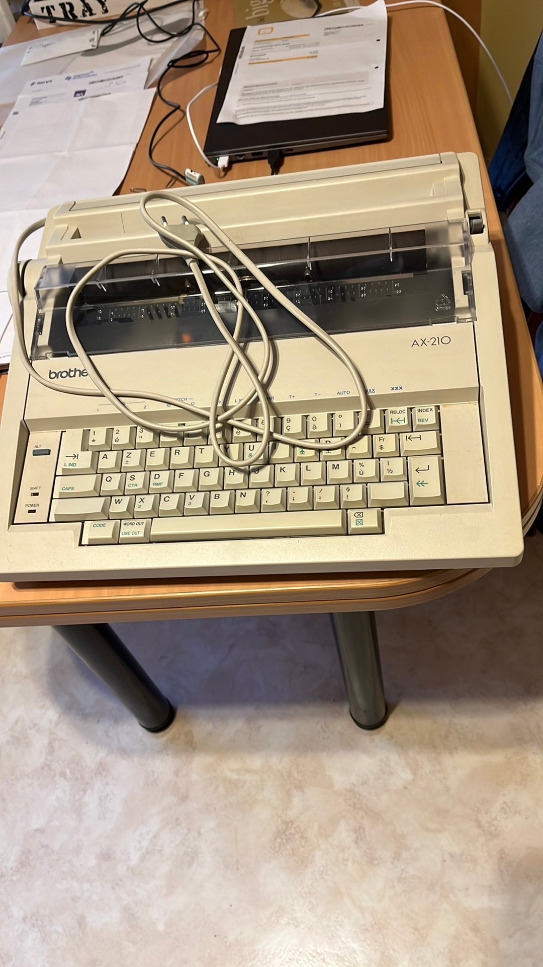 Typemachine Brother. AX-210, Ophalen