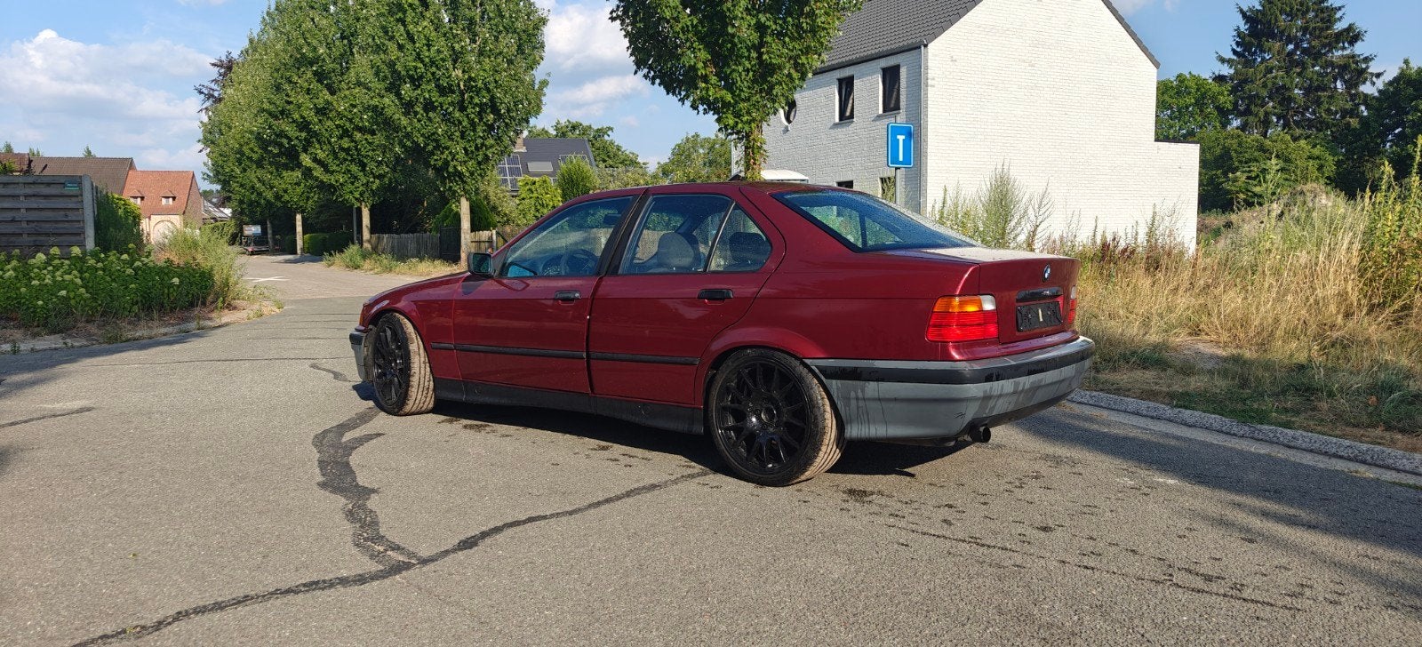 BMW E36 318is Sedan (06/1992), Autos, Rouge, Achat, 4 portes, Boîte manuelle
