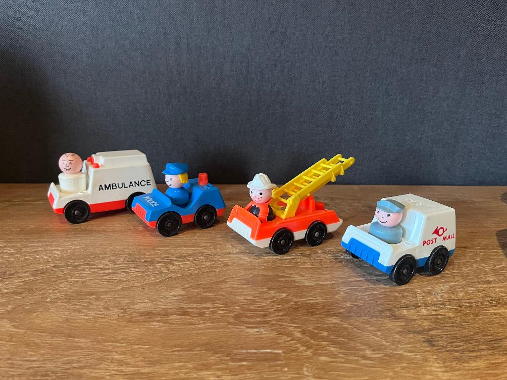 Vintage Fisher Price 4 voertuigen met poppetje, Kinderen en Baby's, Speelgoed | Fisher-Price, Ophalen, Gebruikt, Speelset