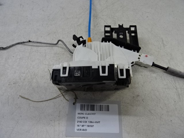 PORTIERSLOT RECHTS VOOR CLA (117.3) (A099720220), Gebruikt, Voor, Mercedes-Benz