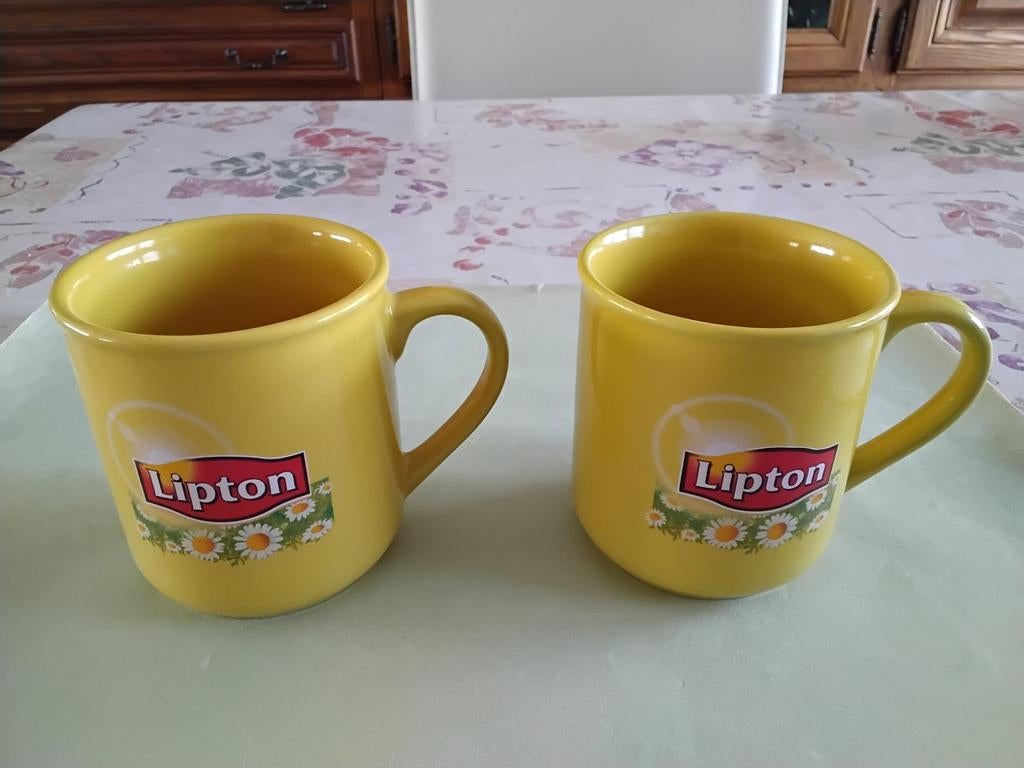 2 Stevige originele Lipton bekers (2 voor 5 euro), Huis en Inrichting, Ophalen