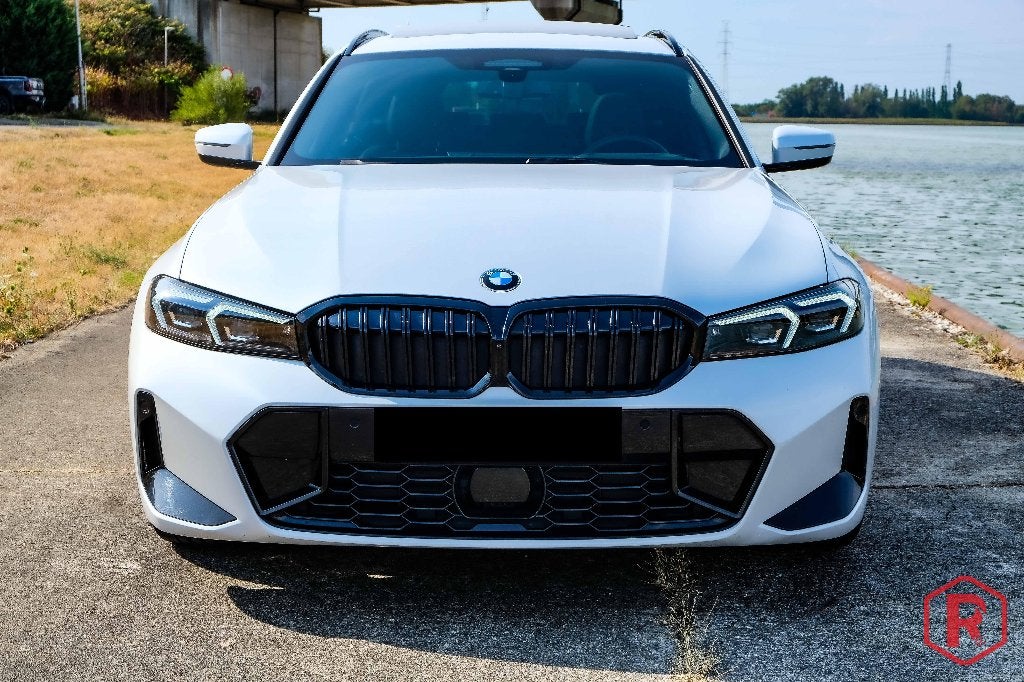BMW 318i Touring M Sport Pro Pano HarmanKardon ACC, Auto's, Automaat, Dealer onderhouden, Achterwielaandrijving, Wit