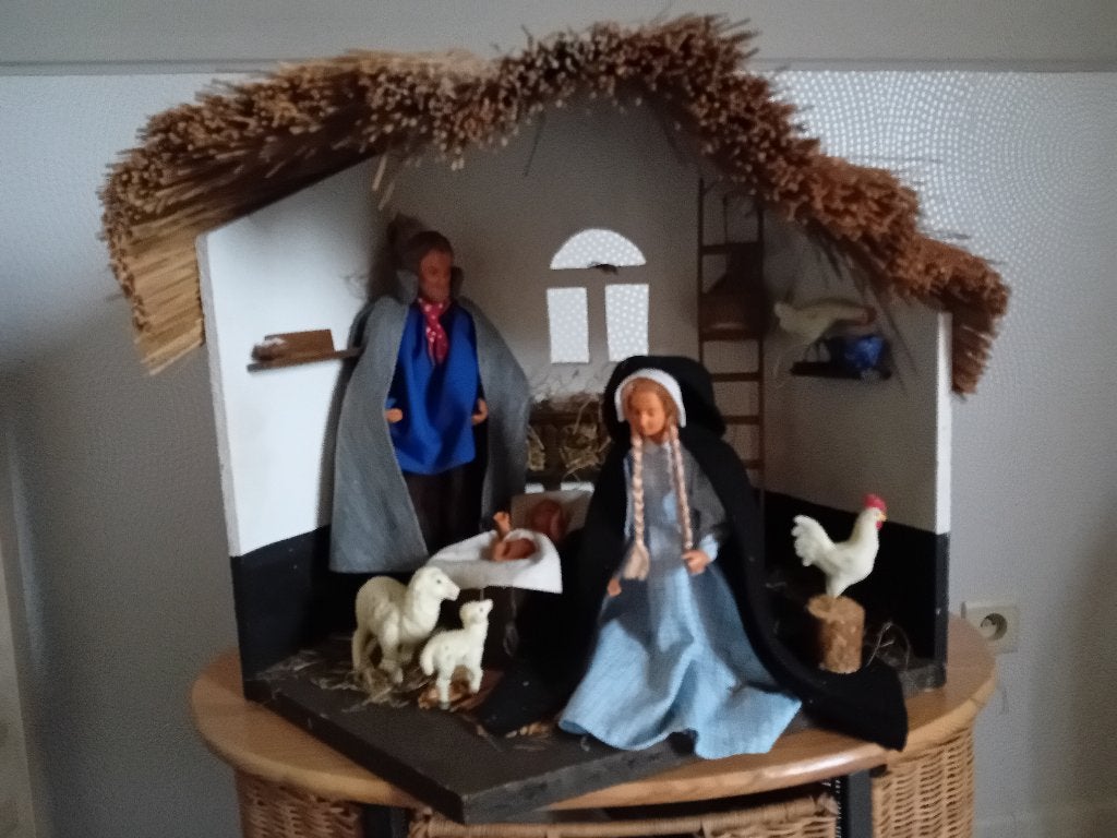 Kerststal met wassen figuren clarissen, Ophalen, Gebruikt